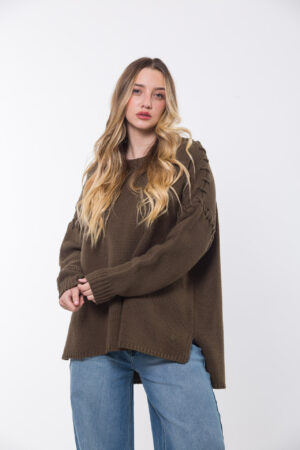 SWEATER DE PUNTO OVERSIZE CON DETALLE EN EL CUELLO Y EN LA SISA - LERIDA