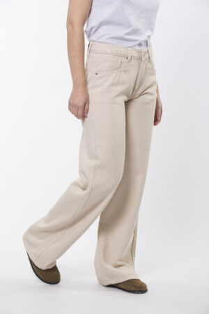 Alternative view of JEAN - CAPRI SS26