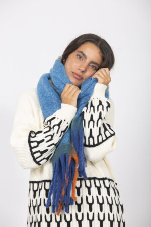 Alternative view of BUFANDA DAMA LISA