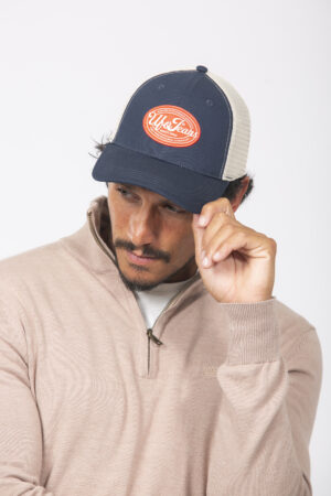 Alternative view of GORRO CON VICERA