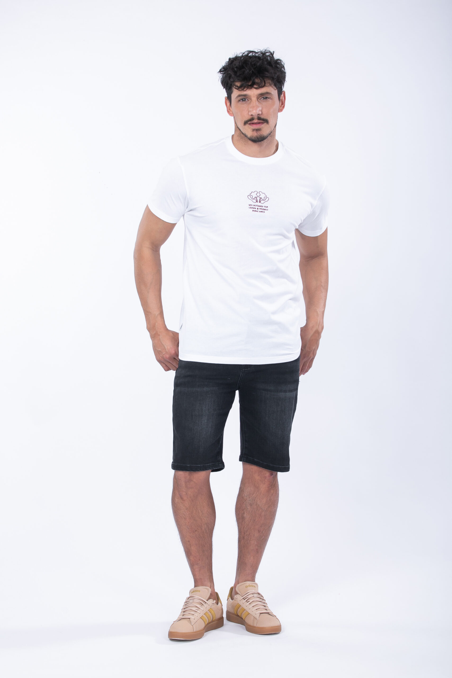 LEVI- T-shirt