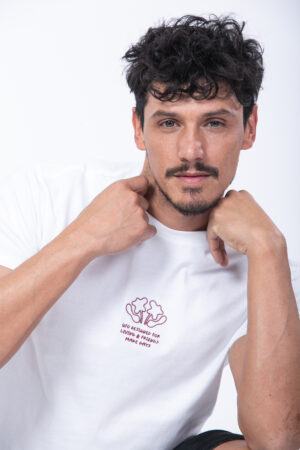 Alternative view of LEVI- T-shirt